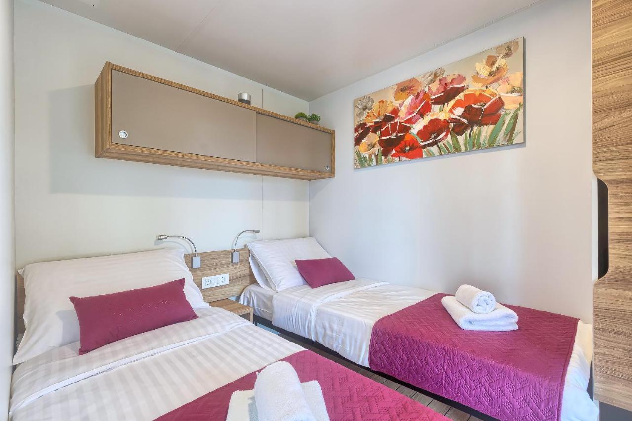Total Escape Mobile Home Nera Camp Porton Biondi Rovinj Eksteriør bilde
